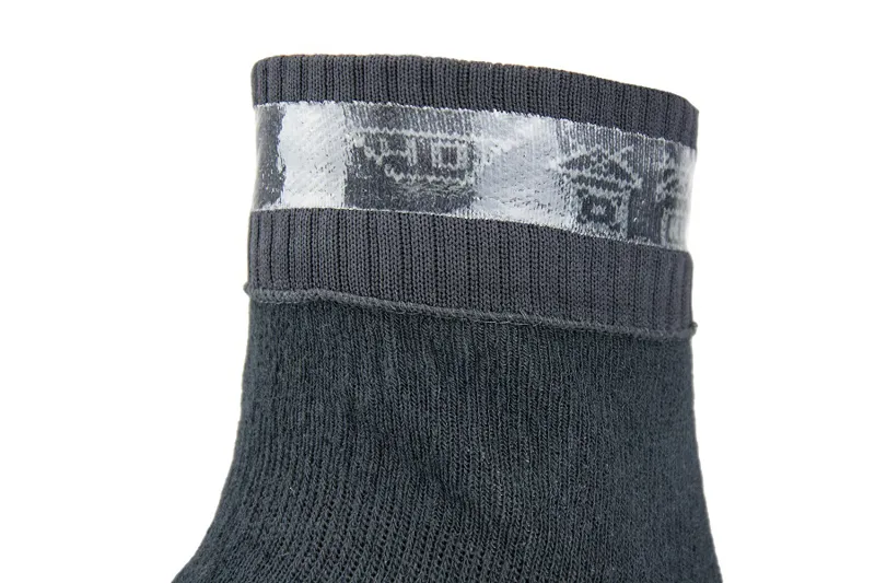 Sealskinz Waterproof Warm Weather Ankle Sock w/ Hydrostop Black/Grey-1